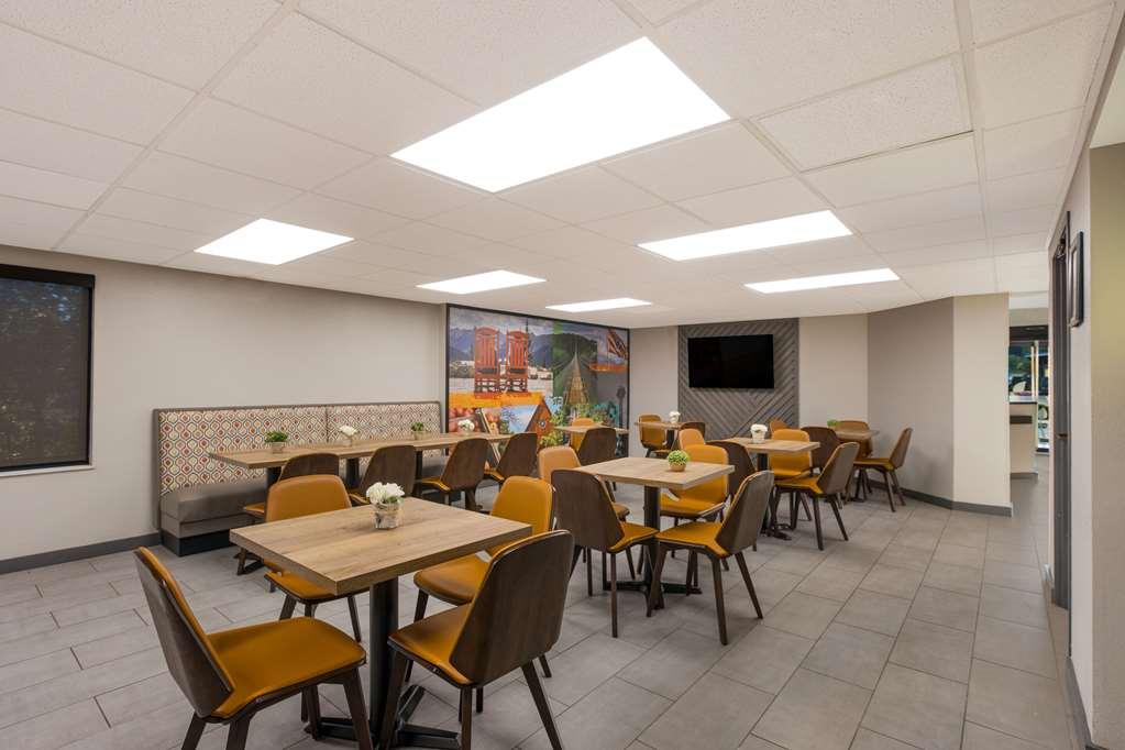 Clarion Pointe Sevierville-Pigeon Forge Restoran gambar